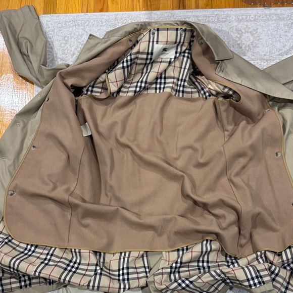 Burberry Tan Trench Coat - Picture 3 of 10